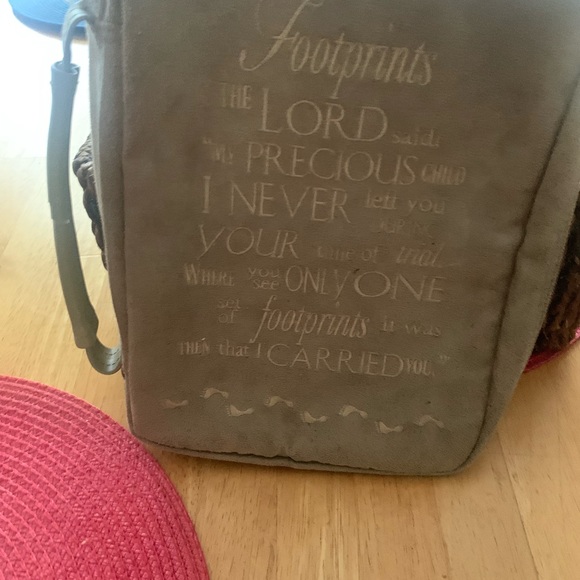 Bible carrier for your Bible. - Picture 4 of 5